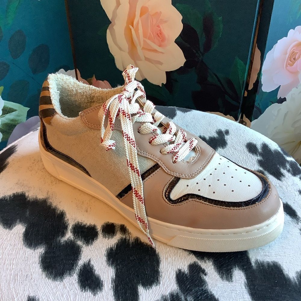 Kensie Porter Sneakers 👟❤️❤️‎